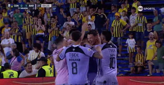 Terrible golazo de Bruera para la victoria de Barracas Central