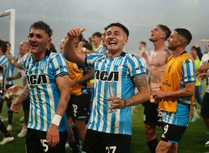 ¡Racing finalista de la Copa Sudamericana gracias a un doblete de Juanfer Quintero!