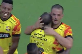 Octavio Rivero puso la goleada para Barcelona