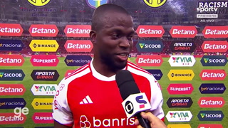 Enner Valencia y su gesto con una hincha de Internacional de Porto Alegre