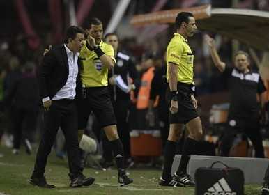 Árbitros confirmados para las revanchas de semis en Libertadores y Sudamericana