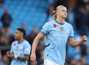 ¿Qué significan las flores rojas en las camisetas de la Premier League?