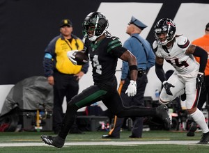 Video: el insólito error de Malachi Corley de los Jets, a centímetros de anotar touchdown