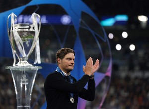 Edin Terzic renunció como DT del Borussia Dortmund