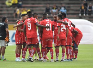Bomba en El Nacional: intentaron comprar jugadores en el partido ante Mushuc Runa