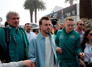Fernando Alonso tuvo un problema de salud en México y viajó a España