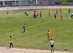 Video: el gol en contra más insólito de un arquero se dio en la Copa Ecuador
